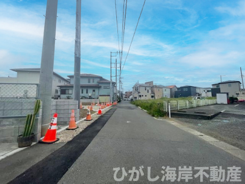 茅ヶ崎市松林2丁目　売地　全10区画の前面道路含む現地写真|現地外観