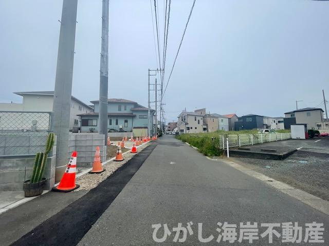 茅ヶ崎市松林2丁目　売地　全10区画の前面道路含む現地写真|現地外観