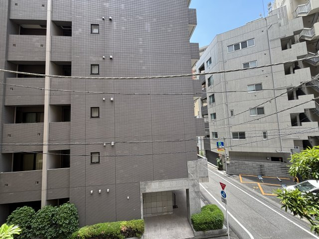 ライオンズマンション箱崎町の展望|エレベーターが2基付いています