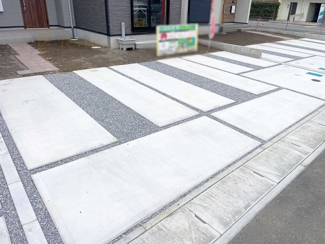 古河市東本町7期　新築戸建て　2号棟の駐車場|カースペースは2台お停めいただけます♪