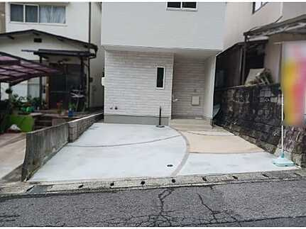広島市安佐南区伴東1丁目　新築一戸建ての駐車場