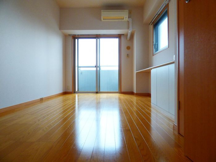 クレスティア天神サウスの居間・リビング