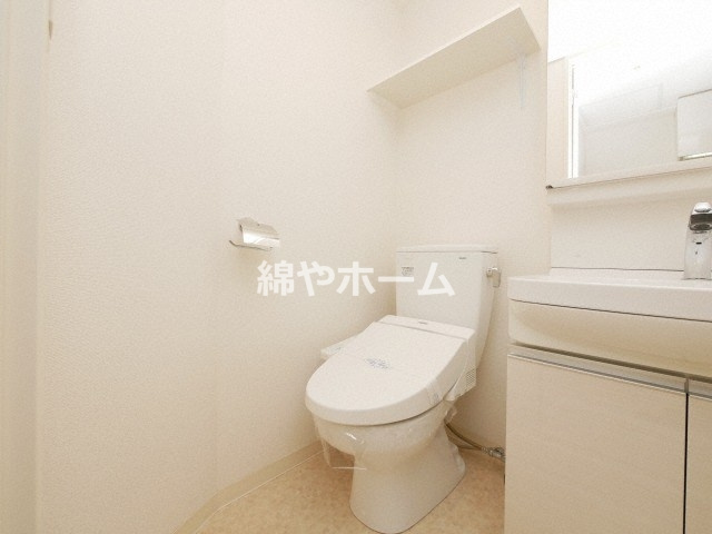 レジュールアッシュ難波MINAMI-Ⅲのトイレ|ゆったりとした空間のトイレです