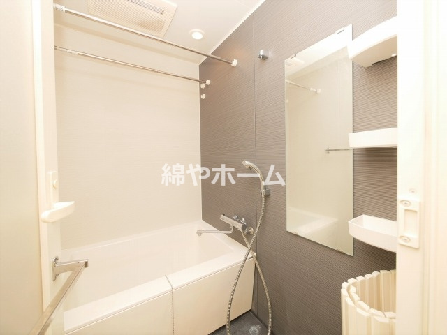 レジュールアッシュ難波リュクスの浴室|コンパクトで使いやすいお風呂です