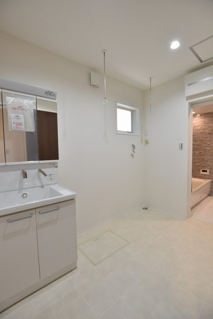 広島市安佐南区中筋３丁目　新築一戸建て(全3棟)の独立洗面台