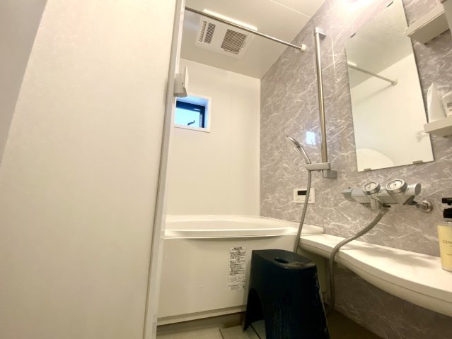 新作5丁目中古戸建ての浴室