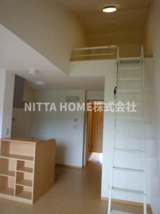 メゾン ラ トゥール　Ｂ棟の洋室|ロフトの付きの洋室です◎