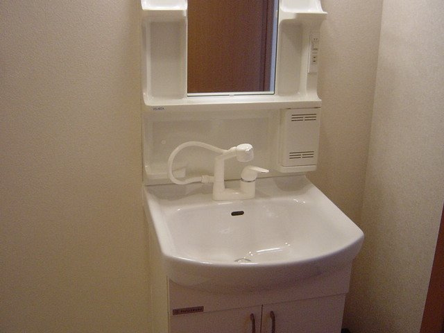 ルミナスハイツＮの洗面所|洗髪洗面化粧台