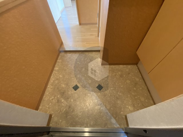 ファミーユ2002の玄関