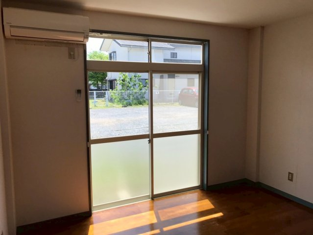 ファミールミヤモトの洋室|南向きなので日当たり良好♪