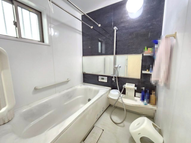 【価格改定】乙訓郡大山崎町字大山崎小字西高田の浴室|ゆったりサイズの浴室で毎日の疲れをリフレッシュ！
お子さまと一緒の入浴にもゆとりがございます。