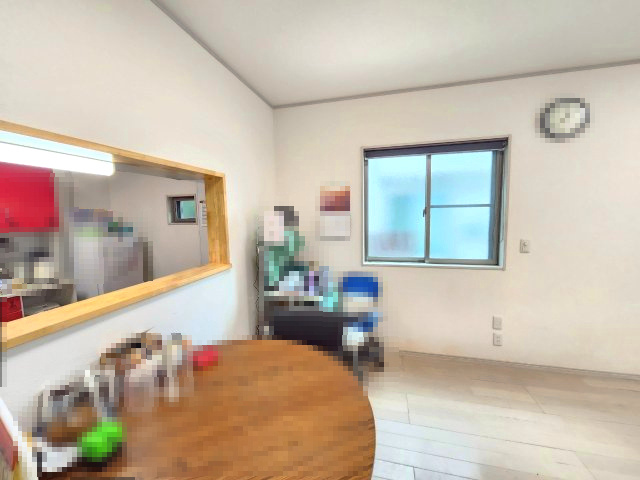 【価格改定】乙訓郡大山崎町字大山崎小字西高田のキッチン|配膳や片付けもスムーズな機能的動線。
キッチンからダイニングへの距離が近く、効率よく動けます！