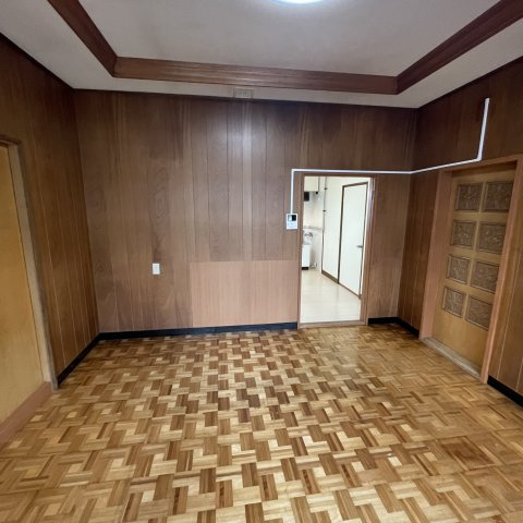 室蘭市御前水町2丁目12-9戸建の居間・リビング