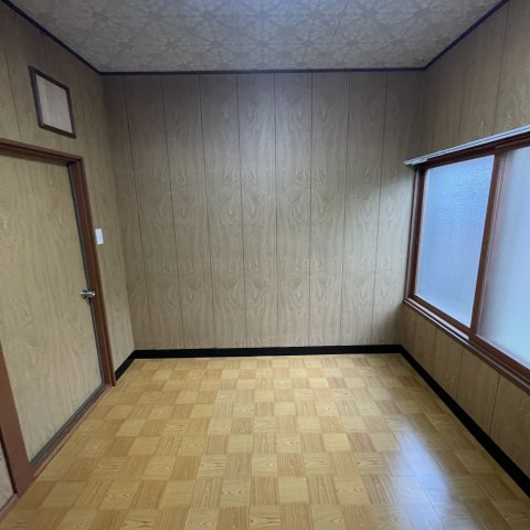 室蘭市御前水町2丁目12-9戸建の居間・リビング
