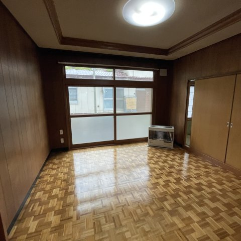 室蘭市御前水町2丁目12-9戸建の居間・リビング