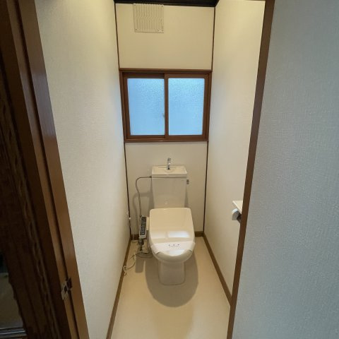 室蘭市御前水町2丁目12-9戸建のトイレ