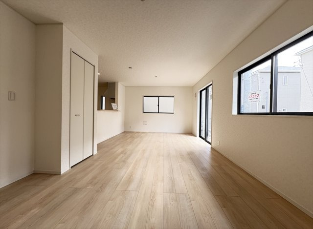 【居間・リビング】 | 朝霞市宮戸3丁目　新築一戸建住宅　全16棟　(志木本店) | 独立型のLDKはエアコンの効率が良く、省エネにもつながります。