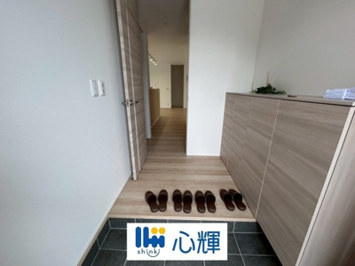 【玄関】 | セキュレア中村１丁目（３号地） | 収納部分を多く採用し、スッキリとした広さを確保出来ました。