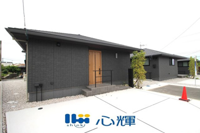 【前面道路含む現地写真】 | セキュレア中村１丁目（３号地） | 明るい日差しが差し込む現地。車もゆったり駐めることが出来ます。ぜひ現地をご覧下さい。
