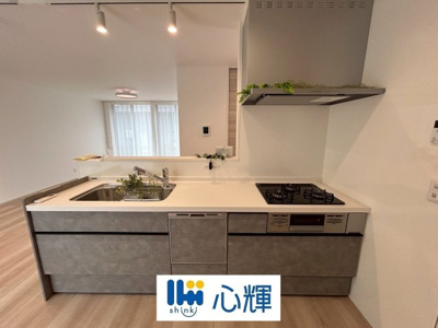 【キッチン】 | セキュレア中村１丁目（３号地） | 充分なスペースを実現したキッチン空間となっています。寛ぐ方とお料理をされる方の一体感を重視した設計。