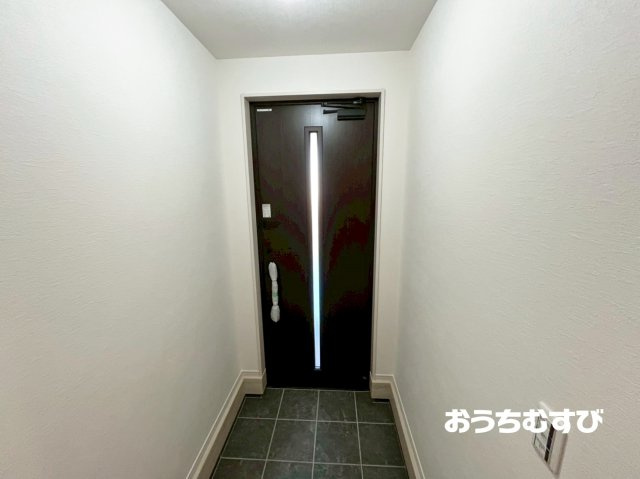 守山区金屋1期(全2棟)の玄関