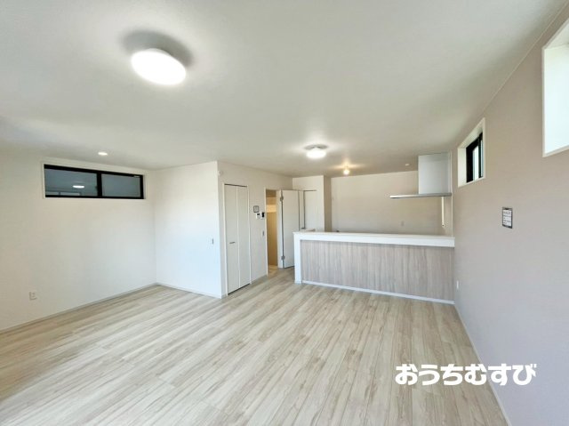 守山区金屋1期(全2棟)の居間・リビング