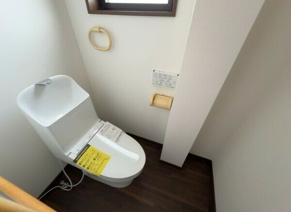 清須市西枇杷島町小田井戸建のトイレ