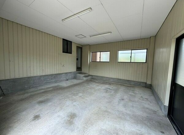 清須市西枇杷島町小田井戸建の駐車場