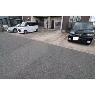 【駐車場】