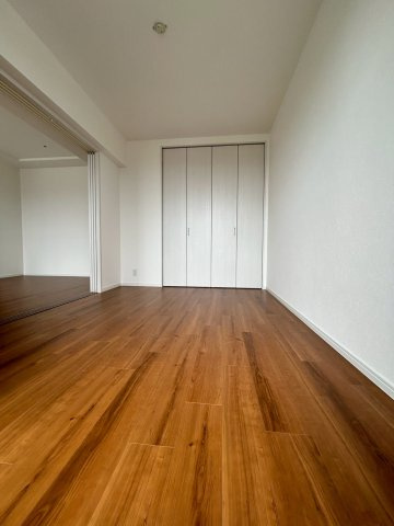 リバティパーク枚方D棟の洋室|収納スペースありたっぷり収納可能です。