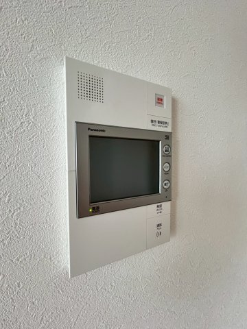 リバティパーク枚方D棟の防犯設備|モニターホン付きでセキュリティ対策も安心です。