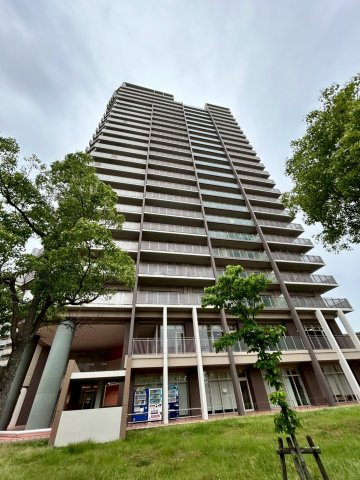 リバティパーク枚方D棟の外観|京阪本線「枚方公園」駅まで徒歩約19分です。