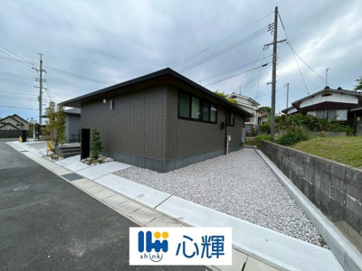 【前面道路含む現地写真】 | セキュレア中村１丁目（４号地） | 明るい日差しが差し込む現地。車もゆったり駐めることが出来ます。ぜひ現地をご覧下さい。
