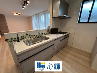 【キッチン】 | セキュレア中村１丁目（４号地） | 充分なスペースを実現したキッチン空間となっています。寛ぐ方とお料理をされる方の一体感を重視した設計。