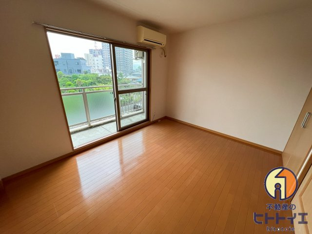 サンハウス羽犬塚の洋室