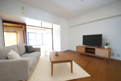 【居間・リビング】 | 園生カキナカマンション | 家具・家電等はイメージです。