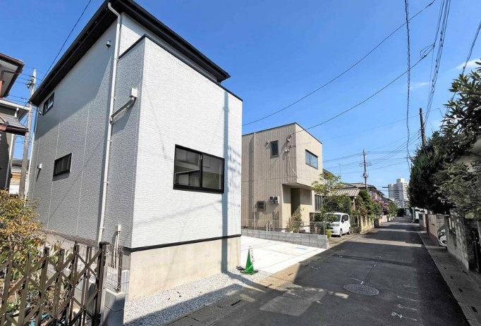 【新築】坂戸市千代田7期 全1棟の前面道路含む現地写真|お買い物にも便利な立地！