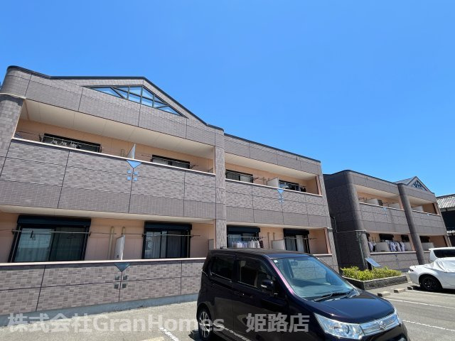 エクセレント，ＯＮの外観