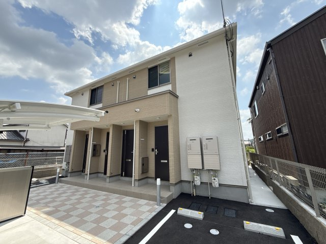 J・セレーノの外観