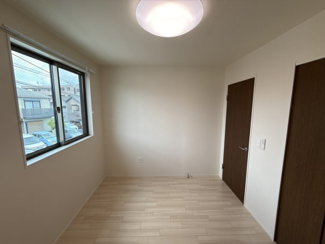 J・セレーノの洋室