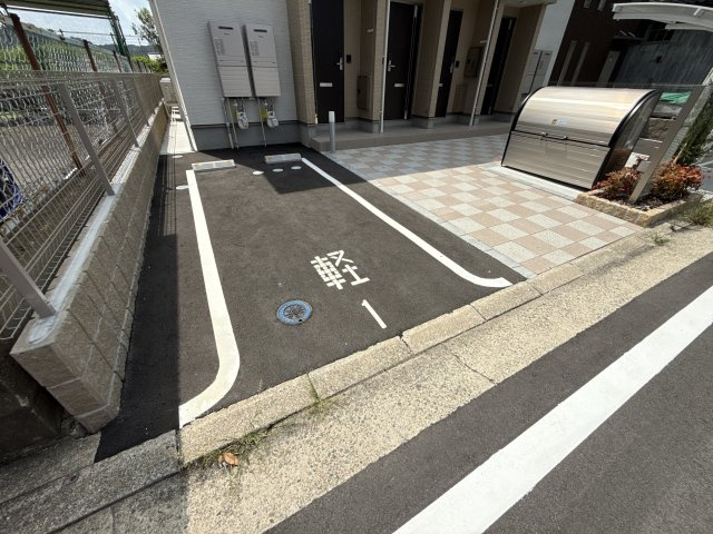 J・セレーノの駐車場