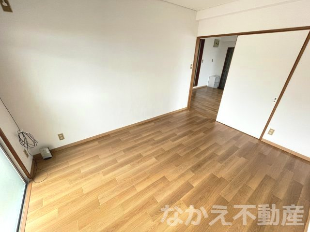【寝室】 | 広くて明るい寝室