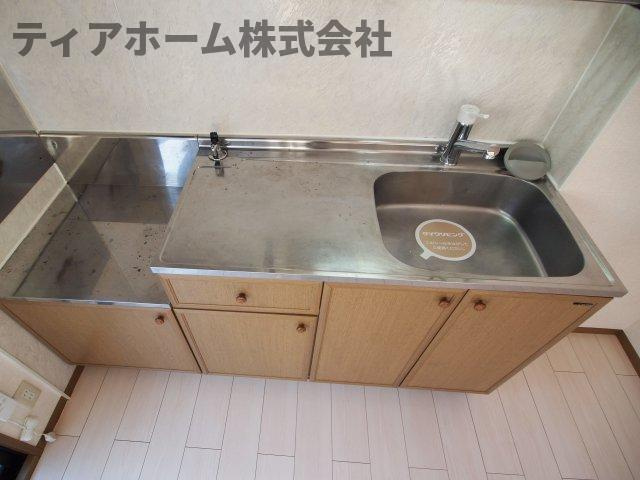 スペースMHM A棟のキッチン|コンパクトなキッチンで掃除もラクラク