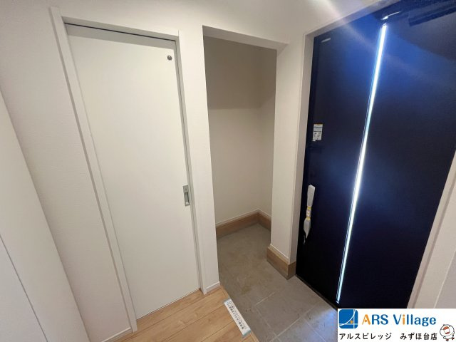 新築一戸建／富士見市上沢2丁目の玄関