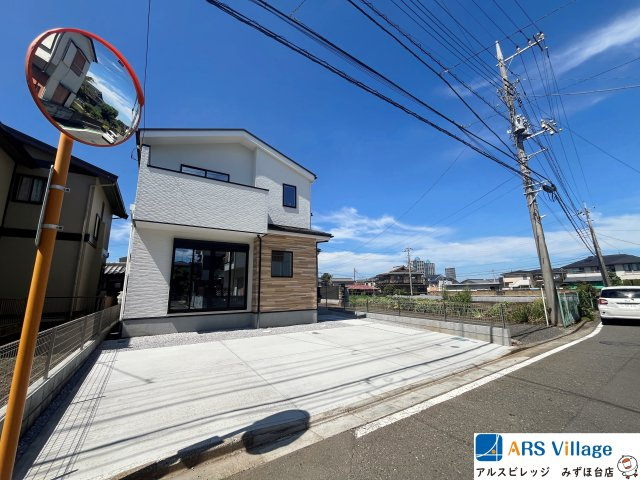 新築一戸建／富士見市上沢2丁目の前面道路含む現地写真