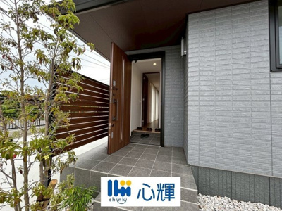 【玄関】 | セキュレア中村１丁目（５号地） | 家の顔となる玄関。 ゲストを迎え入れても安心の空間です。