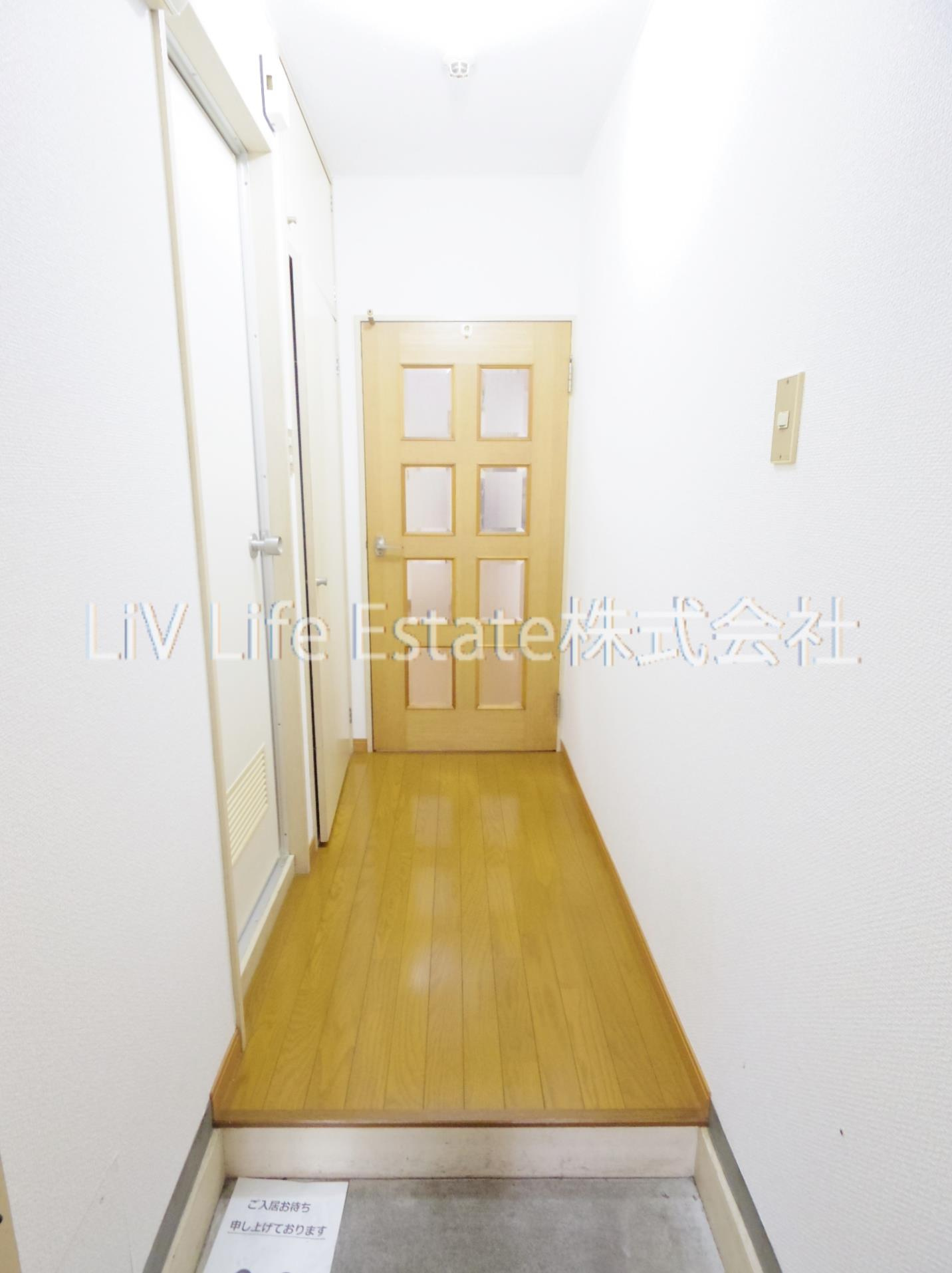 小平市学園東町１丁目の賃貸マンションの玄関