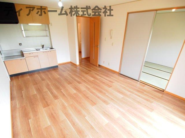 セジュールS C棟の居間・リビング|使いやすいリビングです