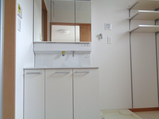 君の名を呼ぶの独立洗面台