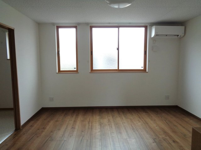 君の名を呼ぶの居間・リビング